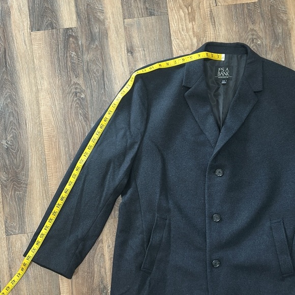 Jos. A. Bank Men's Top Coat 3 Button Size R48 Really Dark Gray front pockets - Picture 8 of 16